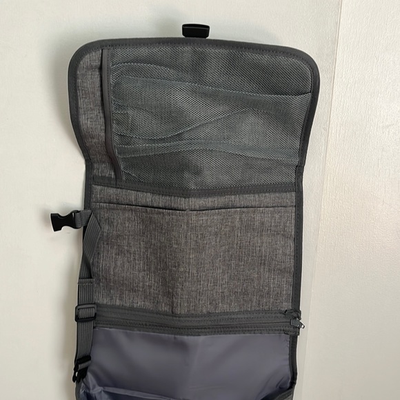 Blue Snail Portable Baby changing pad - Picture 4 of 15